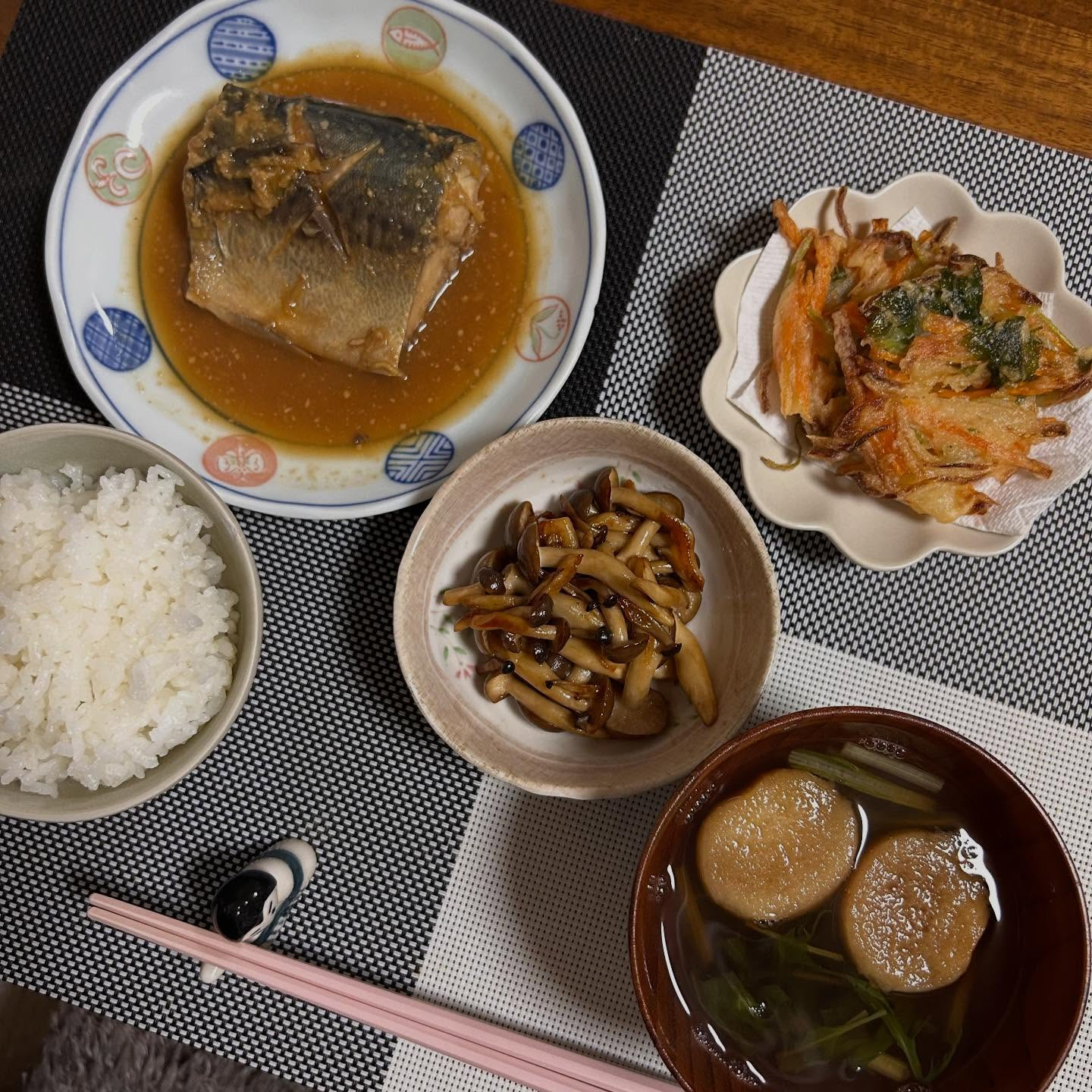 11月前半は生徒さんリクエストの鯖の味噌煮とかき揚げを加えた...